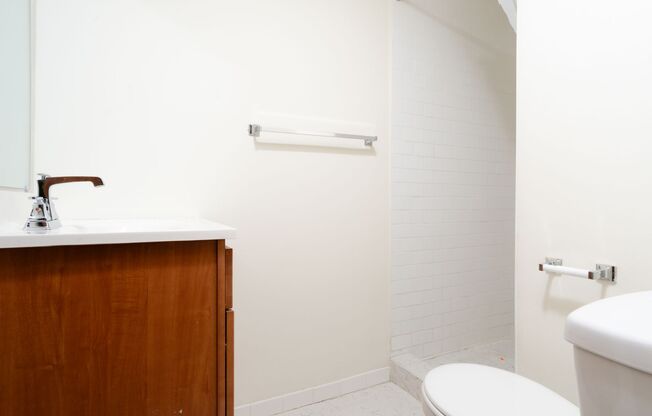 1 bed, 1 bath, 550 sqft, $950, Unit 1917-13