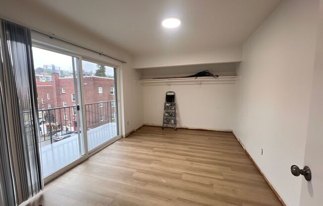 Studio, 1 bath, $1,525, Unit 210