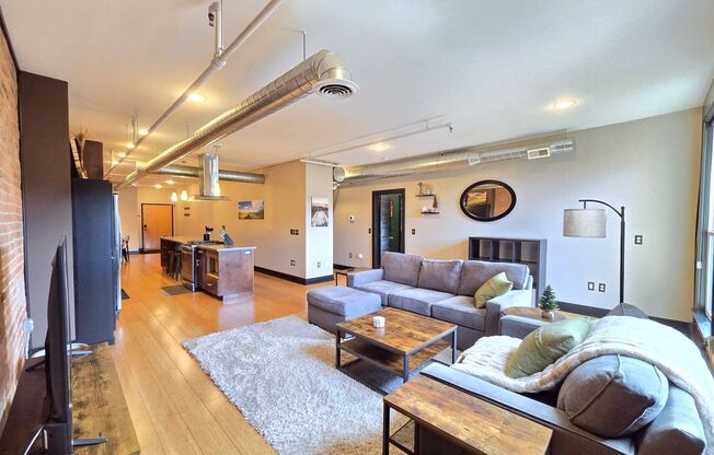 $3,000 - 1 Bd / 1 Ba Fully Furnished Condo in a Secure Building in Downtown Spokane