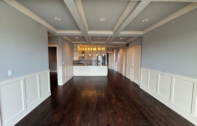 Luxury 3BR/2BA Condo – Prime Hyde Park Location, Modern Finishes