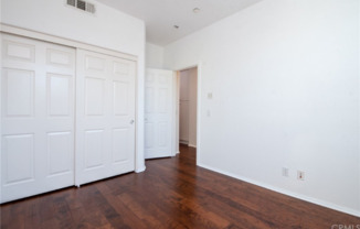 928 LILAC LN