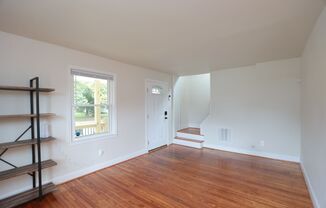 3 beds, 1 bath, $1,600