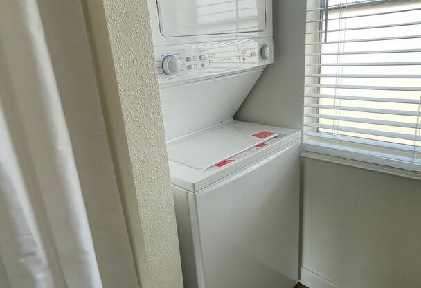 2 beds, 2 baths, 900 sqft, $2,595, Unit 36