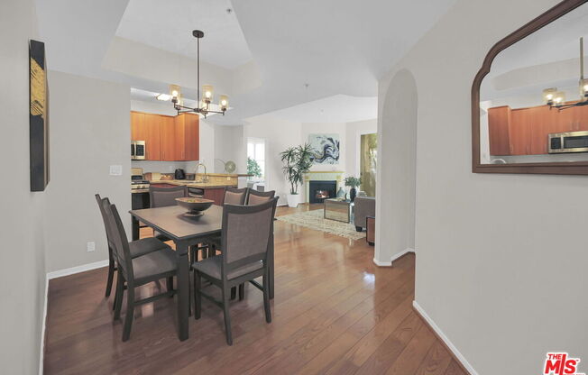 2 beds, 2 baths, 942 sqft, $559,900, Unit 135