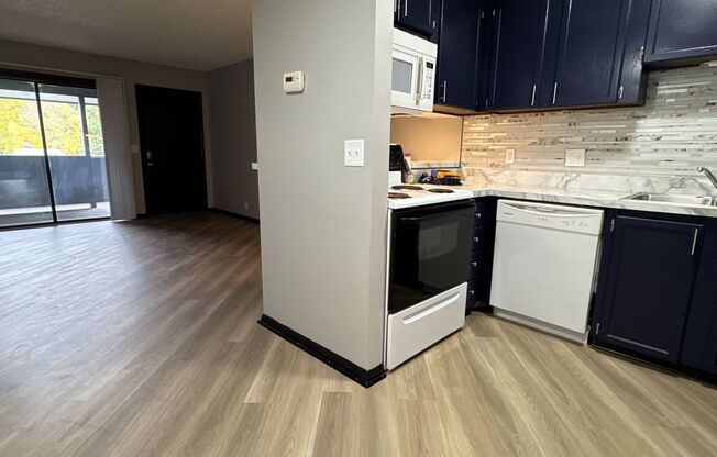 1 bed, 1 bath, $775, Unit 19