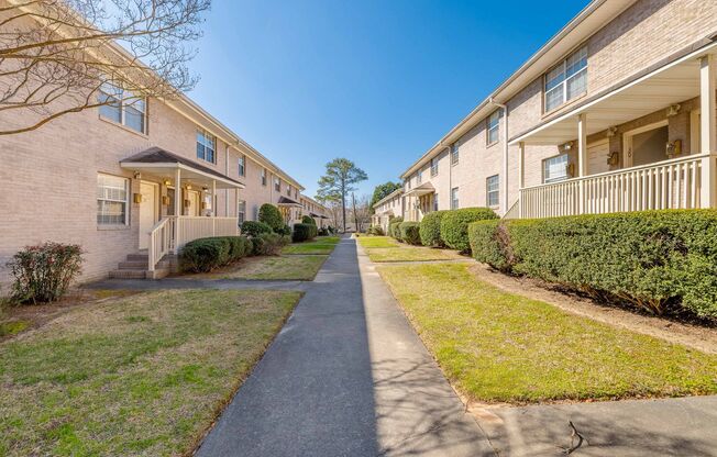 Ready to live your best Buckhead life? Discover  Peachtree Hills Court Apartments, with the city's best restaurants just a few steps away.