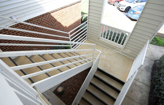 521 RENSHAW CT