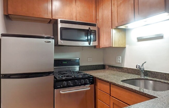 625 W Wrightwood 202