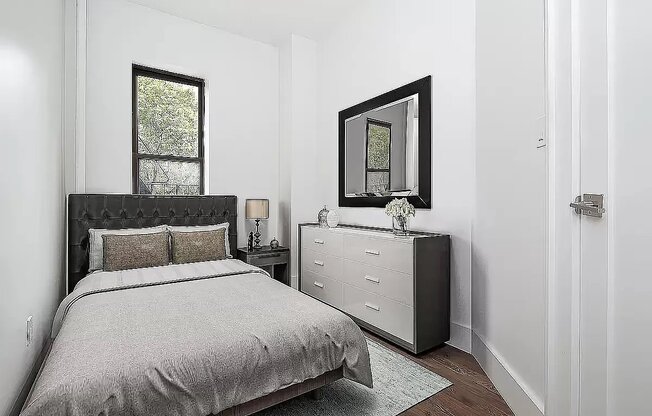 3 beds, 1 bath, $4,495, Unit 8