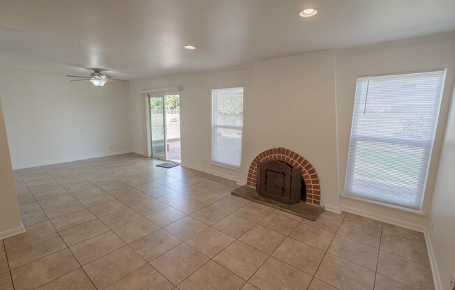 Single Story 3 Bedroom Home for Rent in Canyon Country!