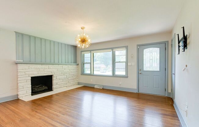 Updated and stunning Sheffield Park home that is ready for you!
