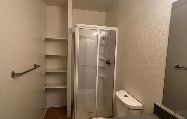 2 beds, 2 baths, 847 sqft, $1,675, Unit 30