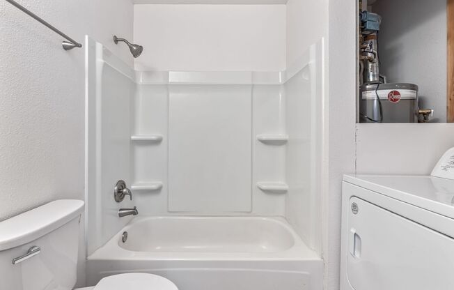 2 beds, 1 bath, 737 sqft, $1,550, Unit 1094-221