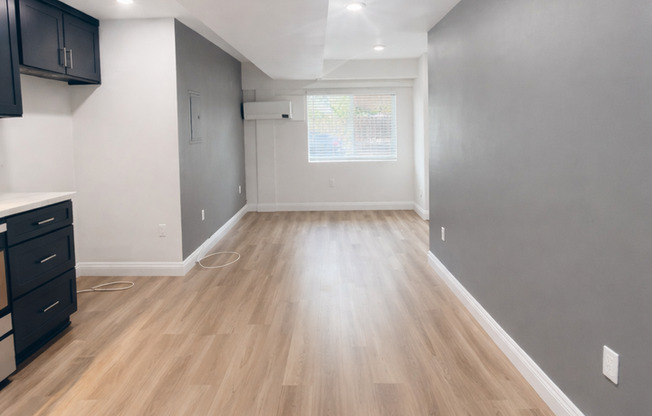 Studio, 1 bath, 340 sqft, $1,595, Unit 26