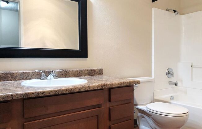 3 beds, 1.5 baths, 1,325 sqft, $2,625, Unit H04