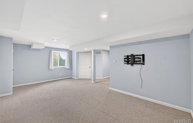 4 beds, 3.5 baths, 2,580 sqft, $3,100, Unit Simeon Bunker Street - 3275