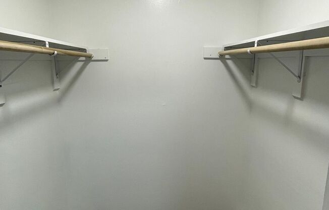 1 bed, 1.5 baths, 1,100 sqft, $1,055, Unit 18