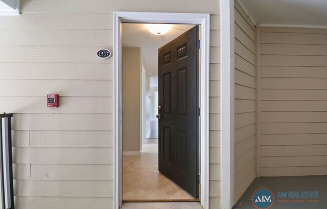 Bright, Freshly Updated 2BR/2BA Condo at The Estate at Westbury – Top Floor Living!