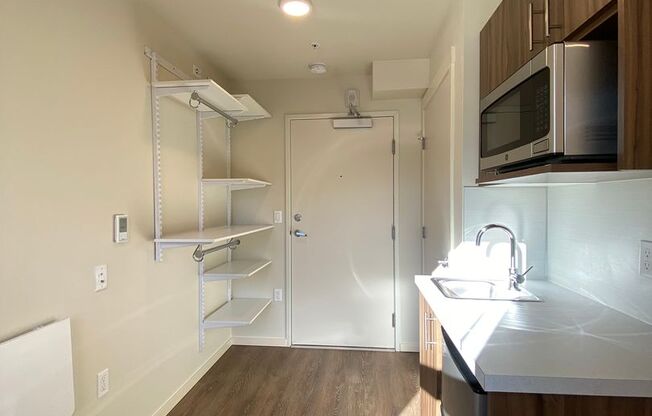 Studio, 1 bath, 178 sqft, $1,125, Unit 313