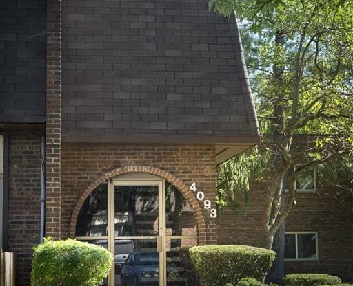 Shadow Hill Apartment Building