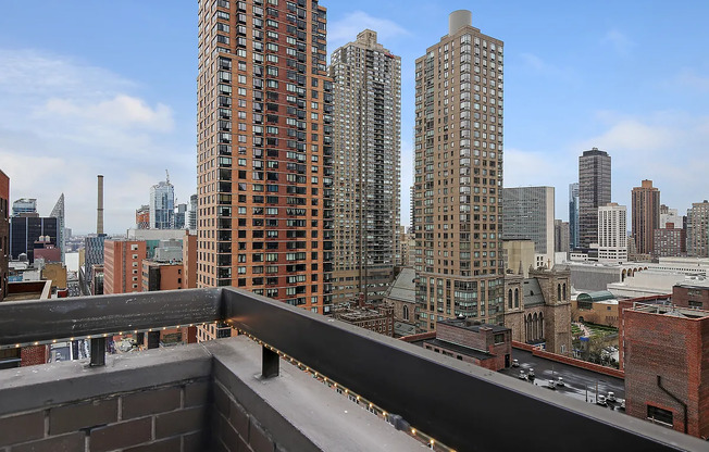 2 beds, 2 baths, $6,300, Unit 23A