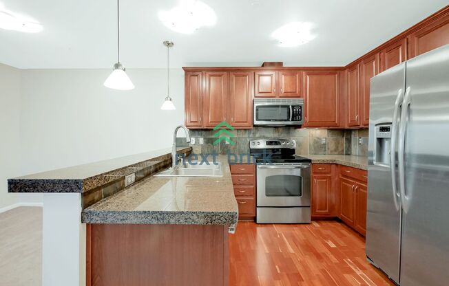 Charming 2 Bedroom 2 Bathroom Near Totem Lake Shopping Center!