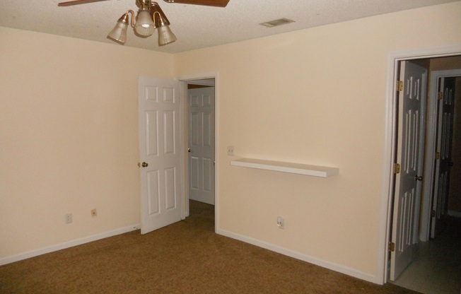 3 beds, 2 baths, $1,600