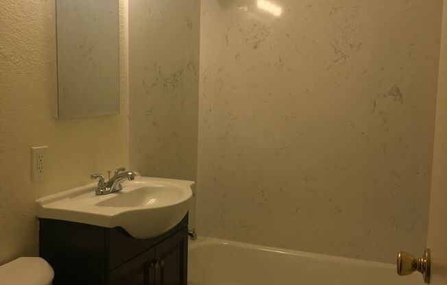 2 beds, 1 bath, $2,150, Unit T22