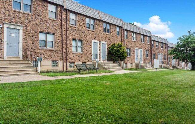 Willow Court Apartments