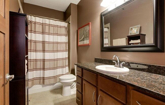 3 beds, 2 baths, $3,099, Unit #707