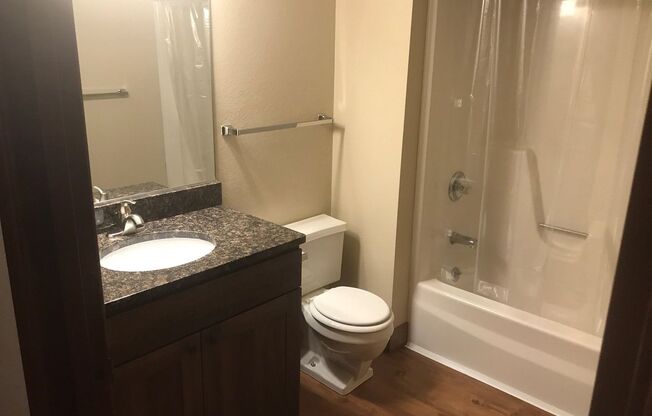 2 beds, 1 bath, $895, Unit #2