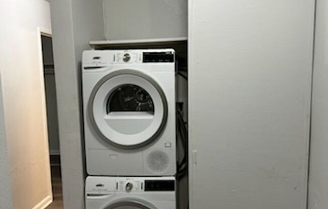 1 bed, 1 bath, 607 sqft, $1,395, Unit 105