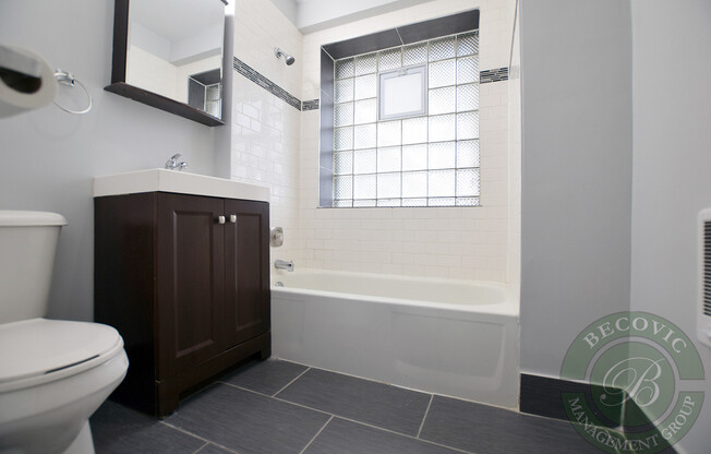 2 beds, 1 bath, 759 sqft, $2,400, Unit 201