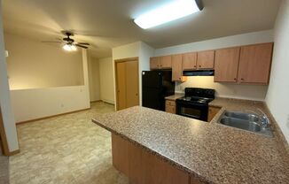 2 beds, 1 bath, 963 sqft, $1,365, Unit RT 7105-28