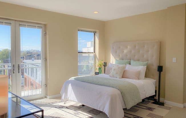 2 beds, 1 bath, 1,084 sqft, $5,500, Unit 608