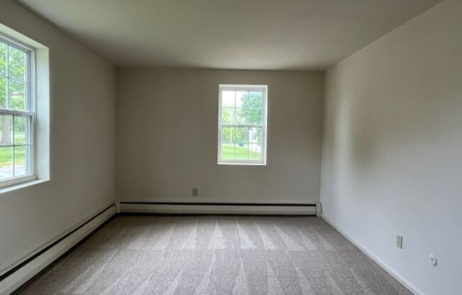 2 beds, 1 bath, 900 sqft, $1,525, Unit 123