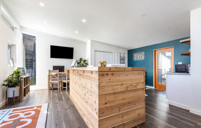 1809 on Cox Apartments