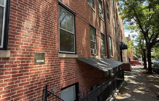 20 E Read St