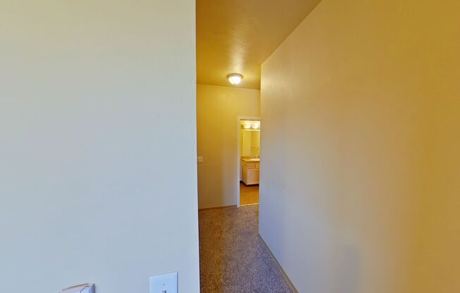 3 beds, 2 baths, 967 sqft, $2,400, Unit 402