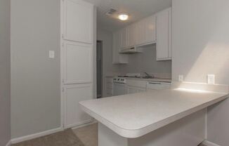 2 beds, 1 bath, $1,150, Unit 206 W Mission 3