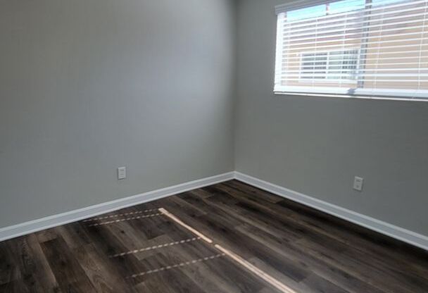 LACADENA 2 APTS.