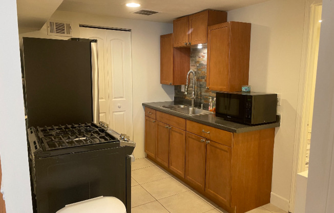 1302 BROOKVIEW LN