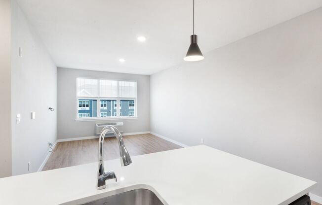 2 beds, 2 baths, 1,097 sqft, $2,350, Unit 3307