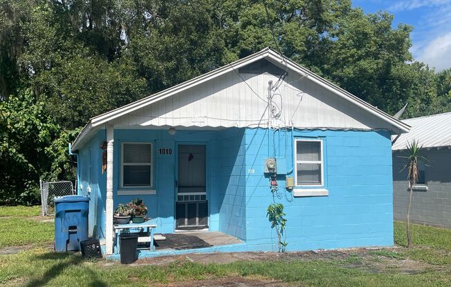 2 Bedroom , 1 Bath Cute Cottage Deland