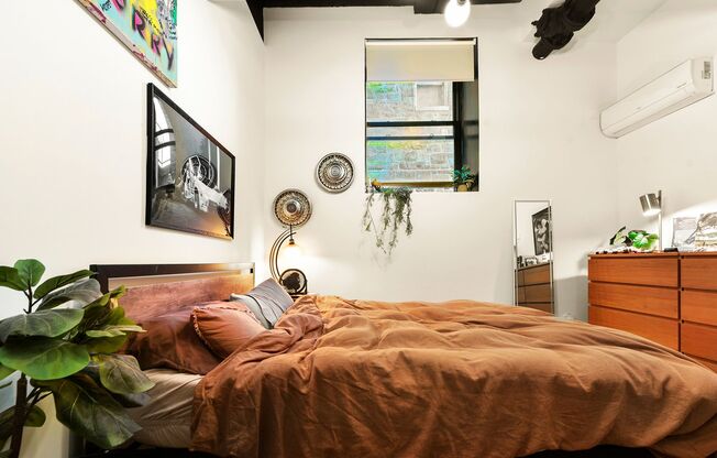 1 bed, 1 bath, 400 sqft, $1,350, Unit Schwab Industrial-001