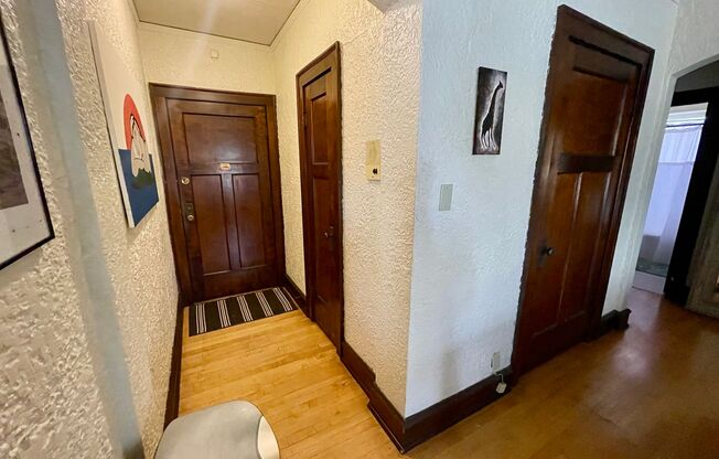 1 bed, 1 bath, $1,015, Unit 208