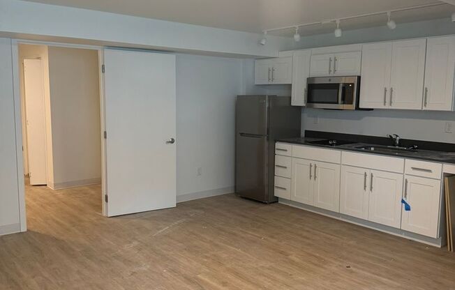 1 bed, 1 bath, 740 sqft, $1,115, Unit 218