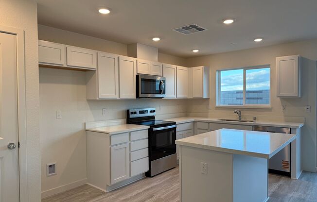 4 Bed 2.5 Ba 2 Story 2 Car