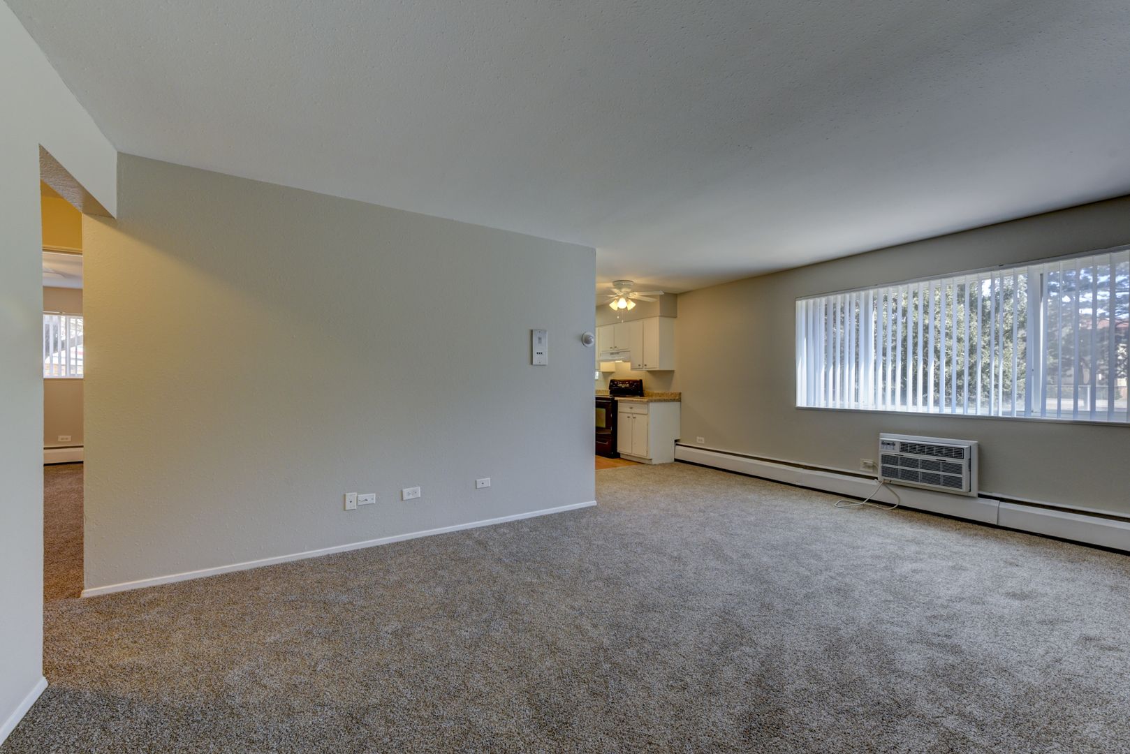 RENT SPECIALS! Spacious 2 bedroom close to Anschutz Medical School, SHOPPING and MORE!