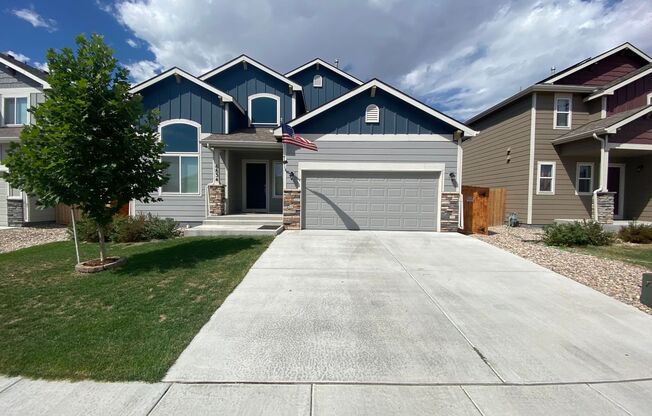 Beautiful 4 Bedroom Home in Lorson Ranch!!